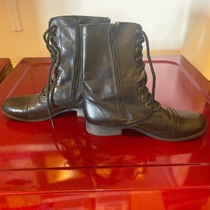 Leather Steve Madden combat boots